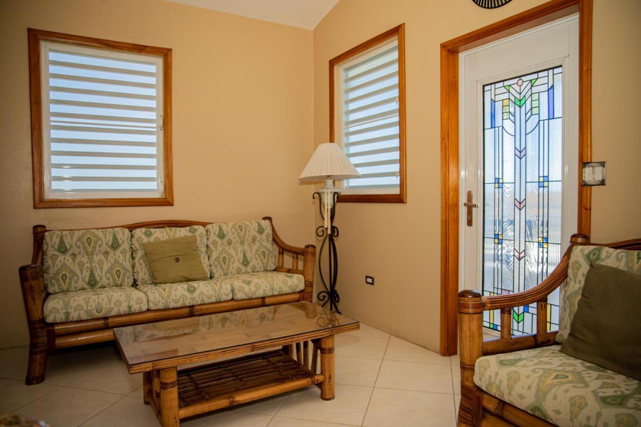 Easy Corner Villas Sandy Ground Village Bagian luar foto