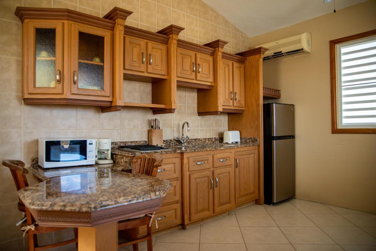 Easy Corner Villas Sandy Ground Village Bagian luar foto